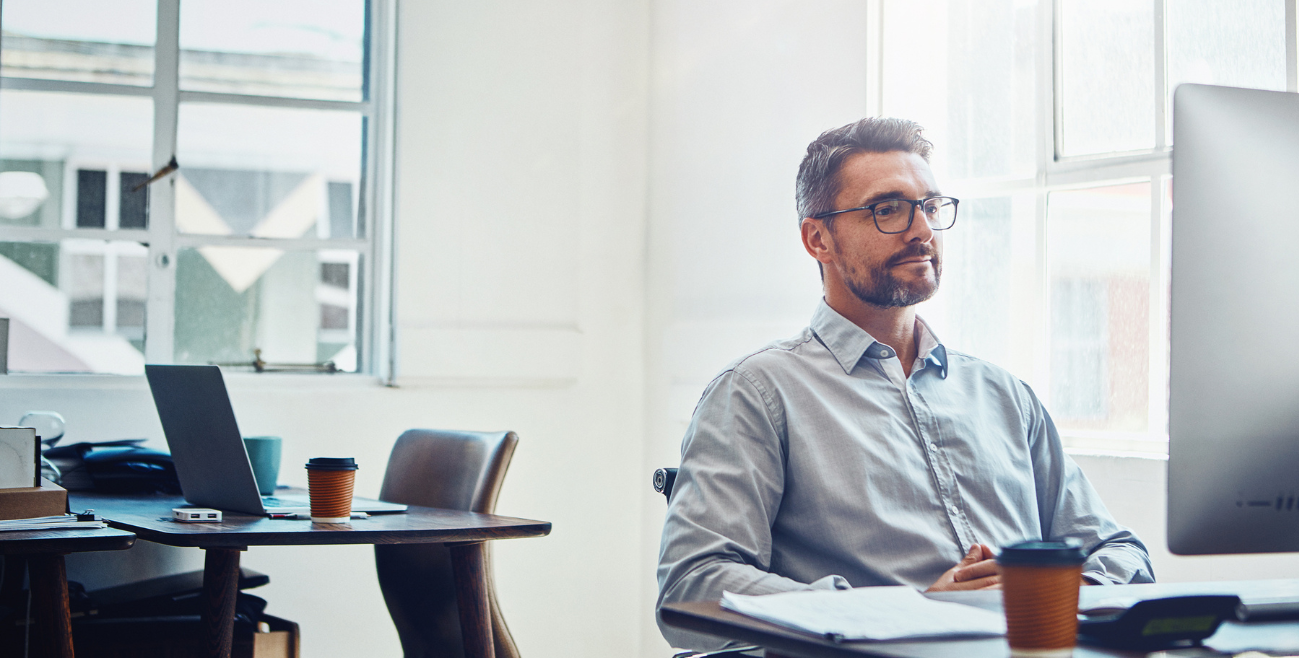 shadow IT com dispositivos não autorizados em ambiente corporativo